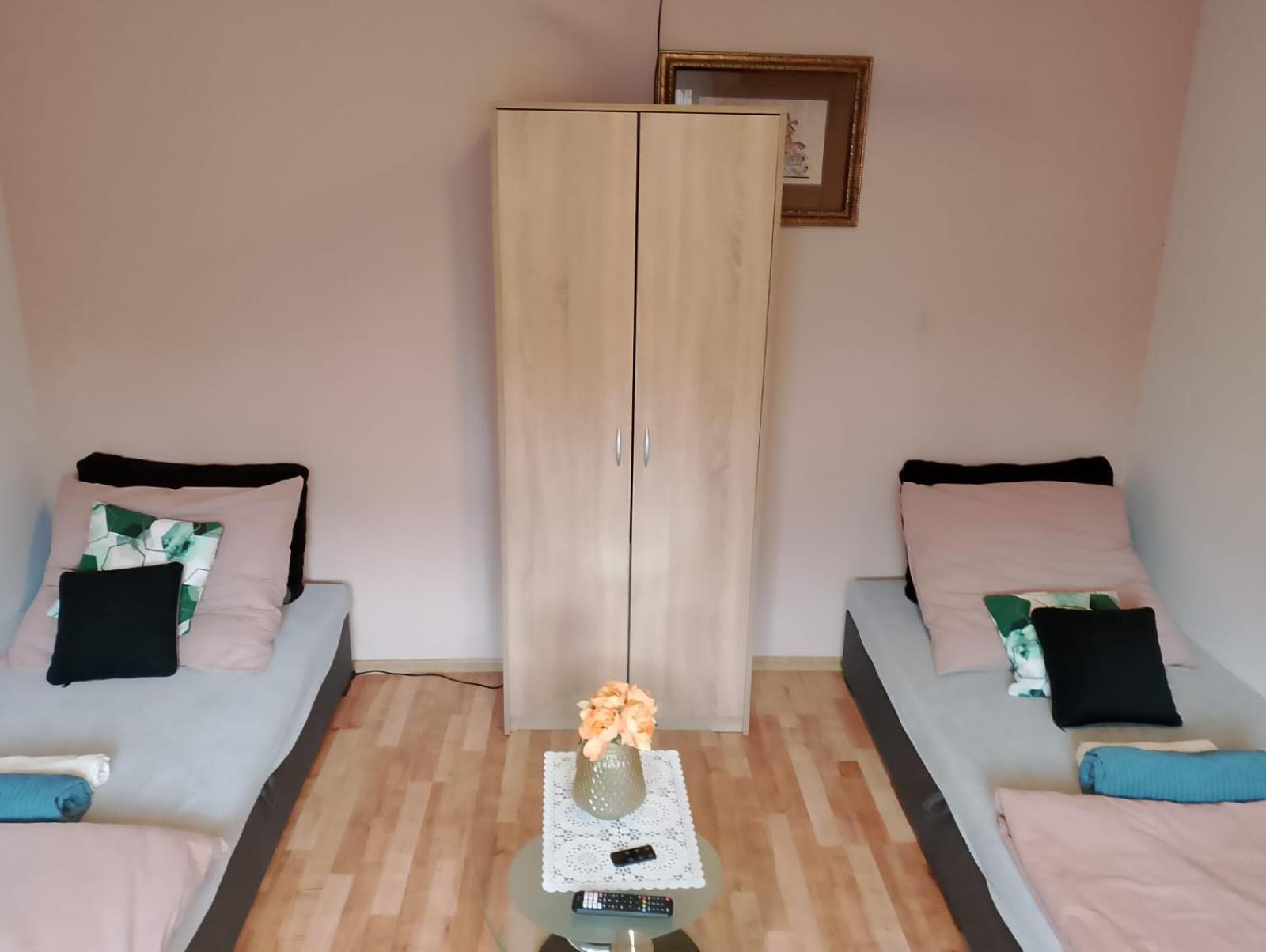 Apartament Rynek 30 Osieczna Esterno foto